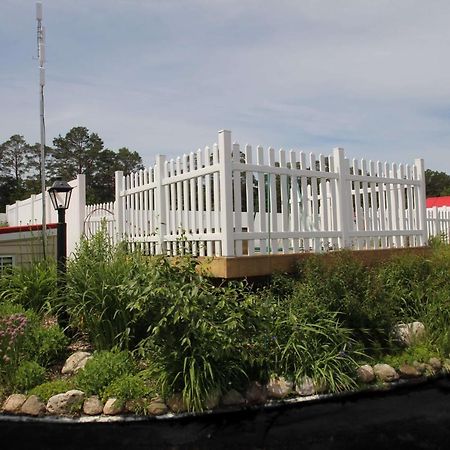 Mackinac Lake Trail Motel Макино Сити Стая снимка