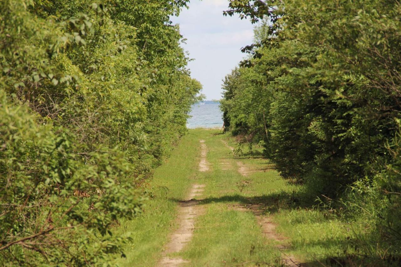 Mackinac Lake Trail Motel Макино Сити Стая снимка