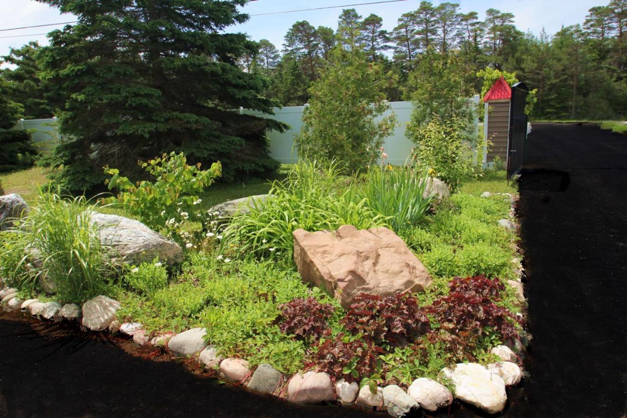 Mackinac Lake Trail Motel Макино Сити Стая снимка