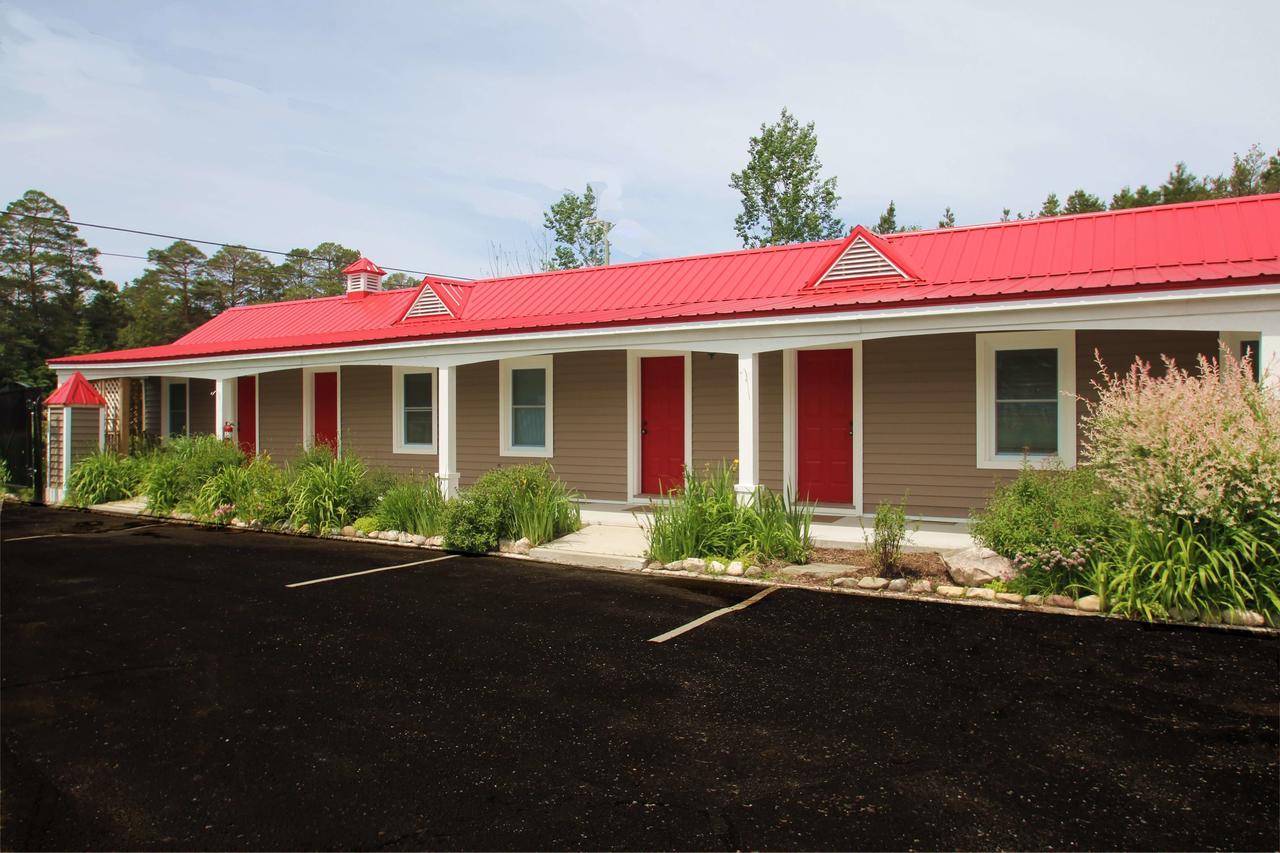 Mackinac Lake Trail Motel Макино Сити Екстериор снимка